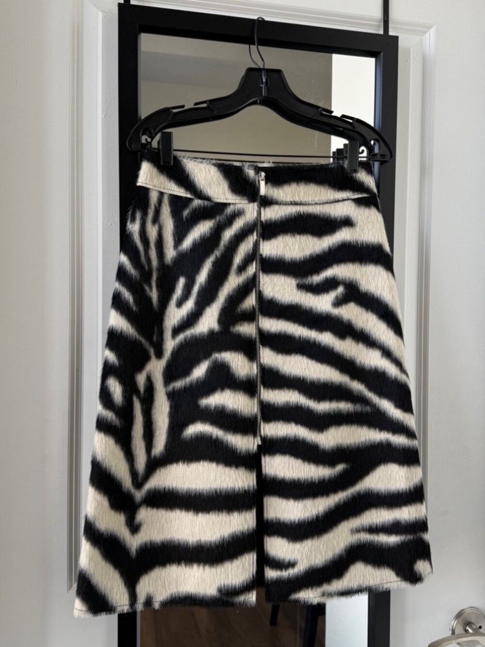H&M Zip-Front Zebra Skirt - Picture 3 of 10